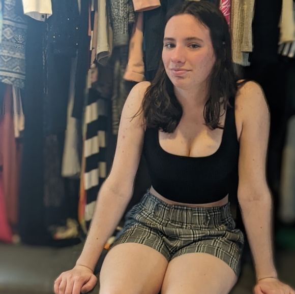 Checked short - Picture 2 of 2